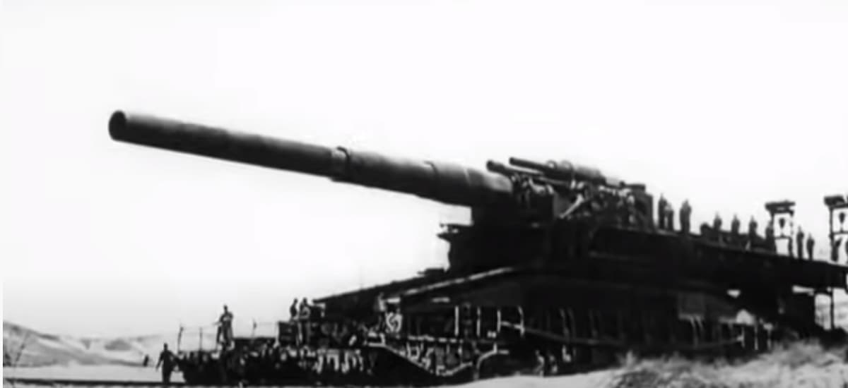 Schwerer Gustav: Hitlers Enormous Gun